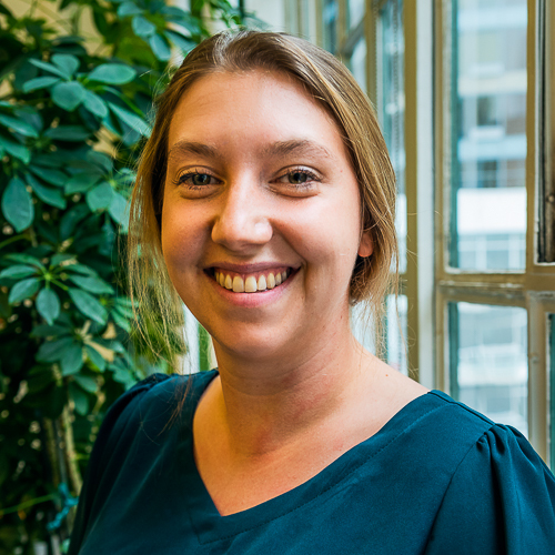 Laurenheadshot 5 Scaled Aspect Ratio 1 1